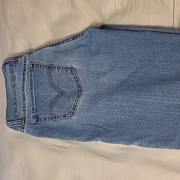 Levi's Light Wash Denim - Picture 13 of 13